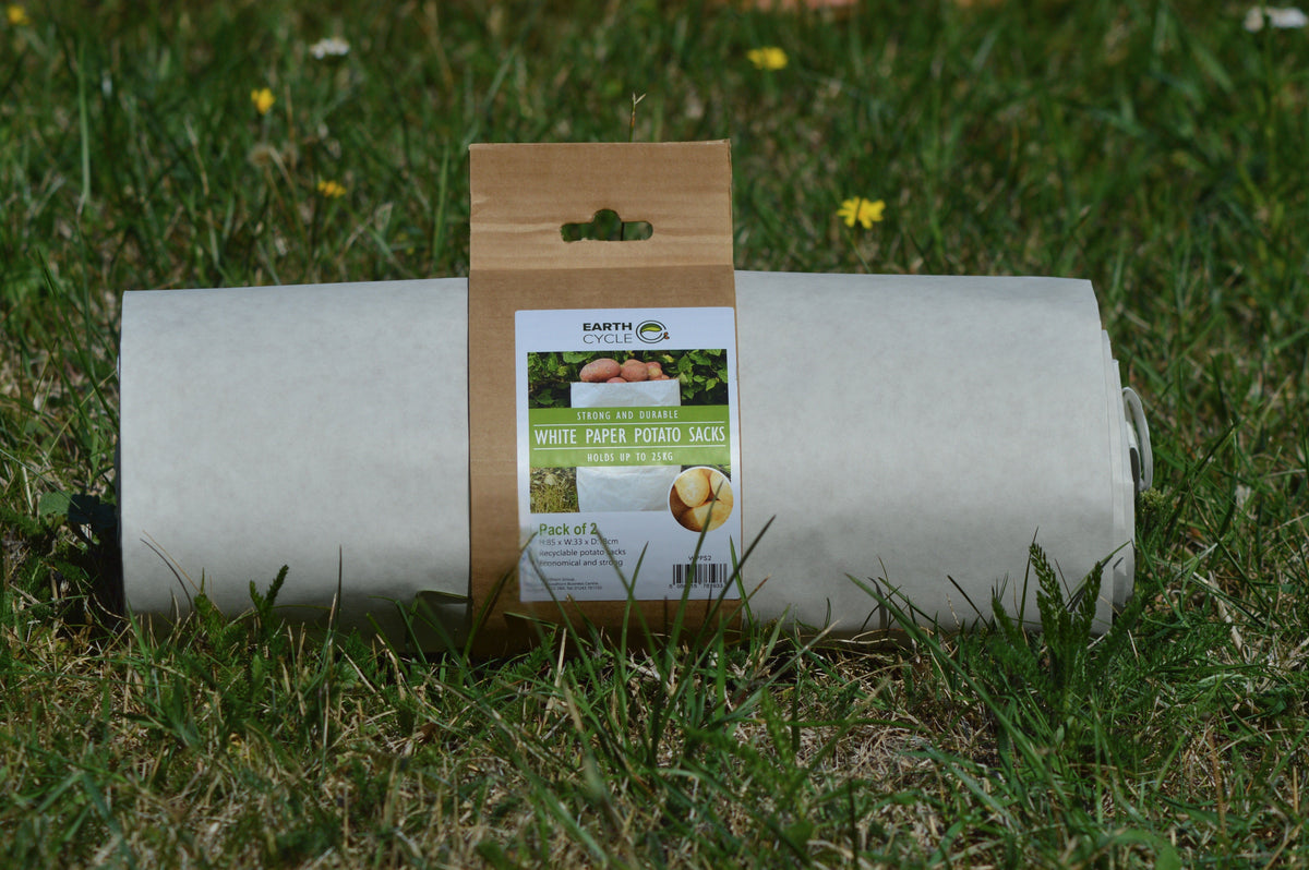 Roll of 2 white paper potato sacks 